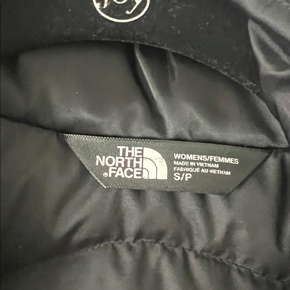 North Face vest - Picture 2 of 4